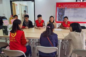 浓浓关爱暖人心，多宝注册网（中国区）首页集团党支部慰问困难单亲家庭
