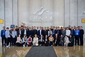 陕西省工业和信息化厅一行领导莅临多宝注册网（中国区）首页集团考察参观